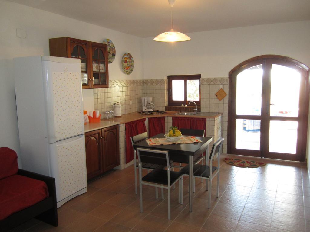 Casa Vacanze Daisy ترابيتو الغرفة الصورة